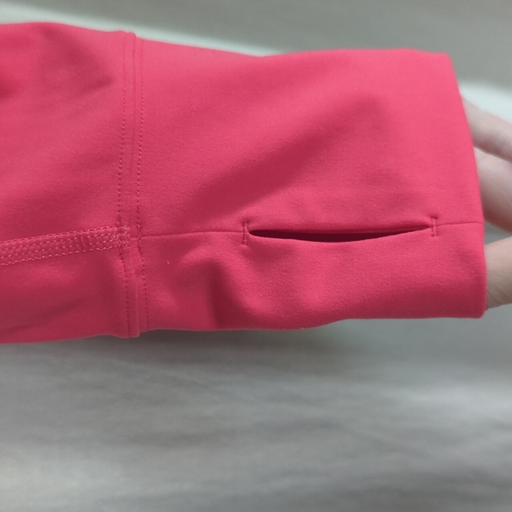 Peloton Coral and Black Athletic Jacket Zip Crop - Picture 3 of 7